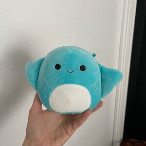 5” Maggie spotted stingray squishmallow
